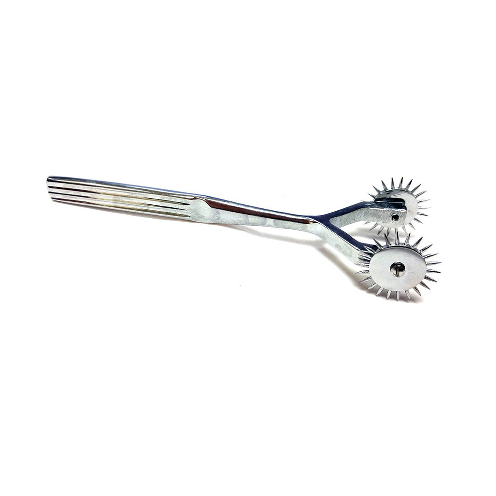 Stainless Steel Two Prong Pinwheel In Clamshell